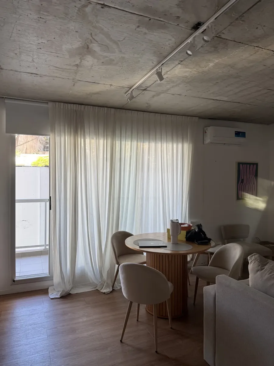Moderno Depto Nuevo De 3 Ambientes En San Telmo - Muy Luminoso - Con Balcón - 1 Año De Uso - 2 Dormitorios - Zona Tranquila - Apto Mascotas - Espacioso