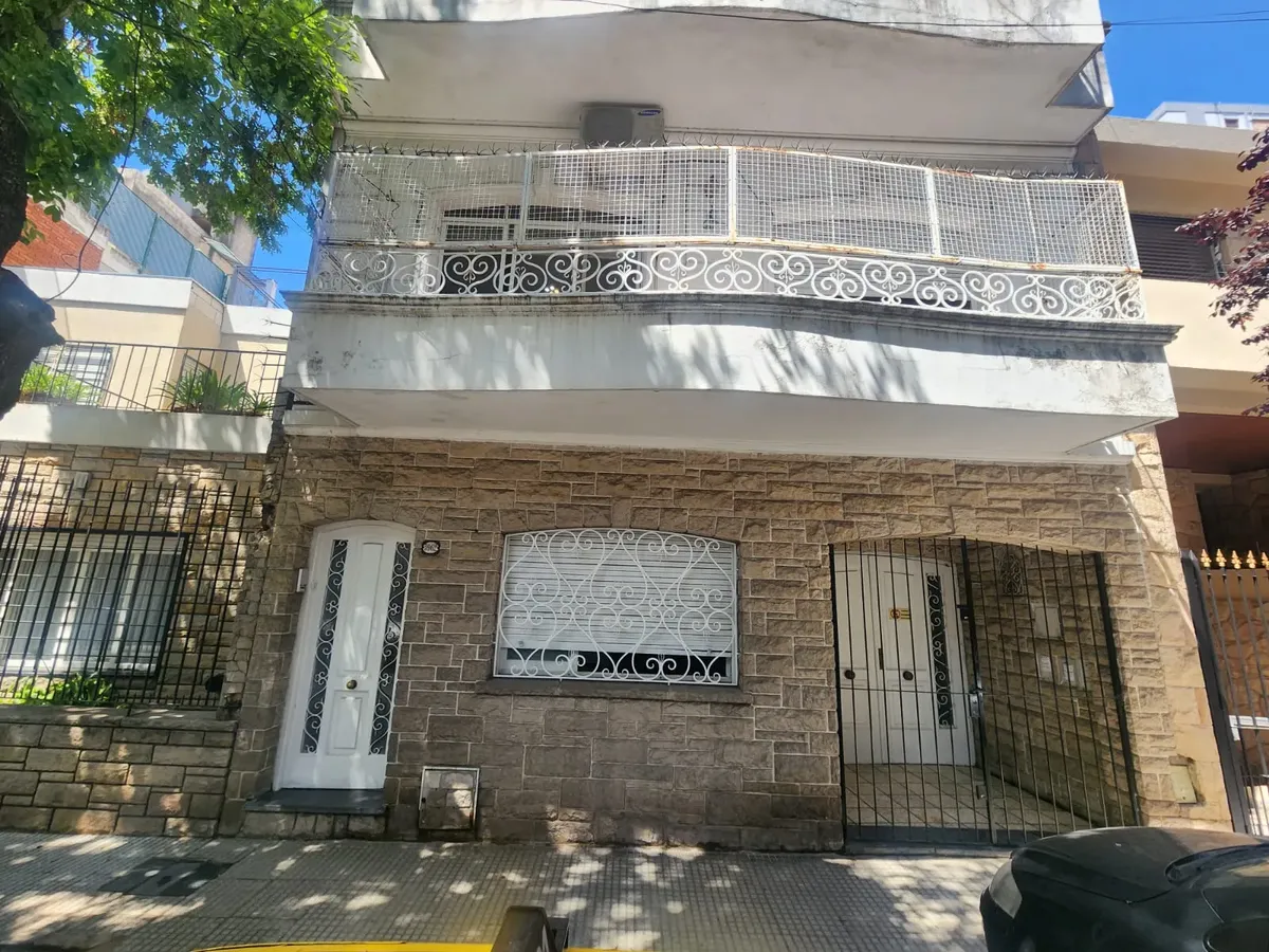Alquilo Casa En Ph Al Frente En 2 Plantas Floresta Super Ubicada A 3 Cuadras De Av. Rivadavia- 3 Dorm + Garage - Ideal Consultorio/vivienda Sin Expensas