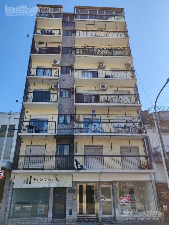 3 Ambientes En Alquiler. Luminoso. Apto Profesional. Metrobus. Juan B Justo Al 5000 . Paternal