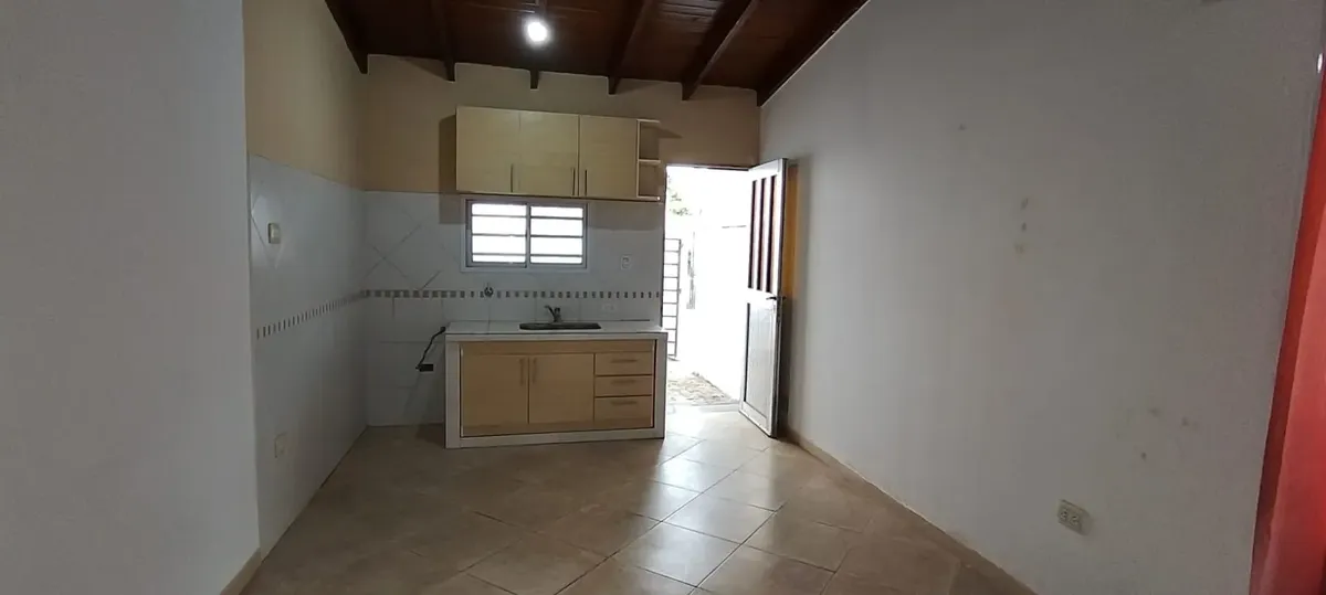 Departamento En Alquiler, 2 Ambientes, 1 Dormitorio, Sin Cochera, Con Patio