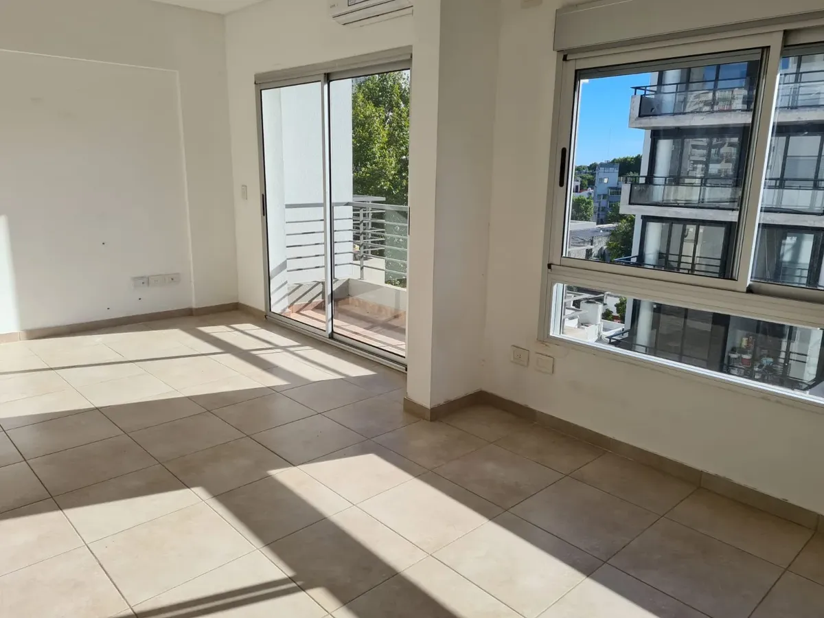 Villa Luro Monoambiente Divisible Al Frente