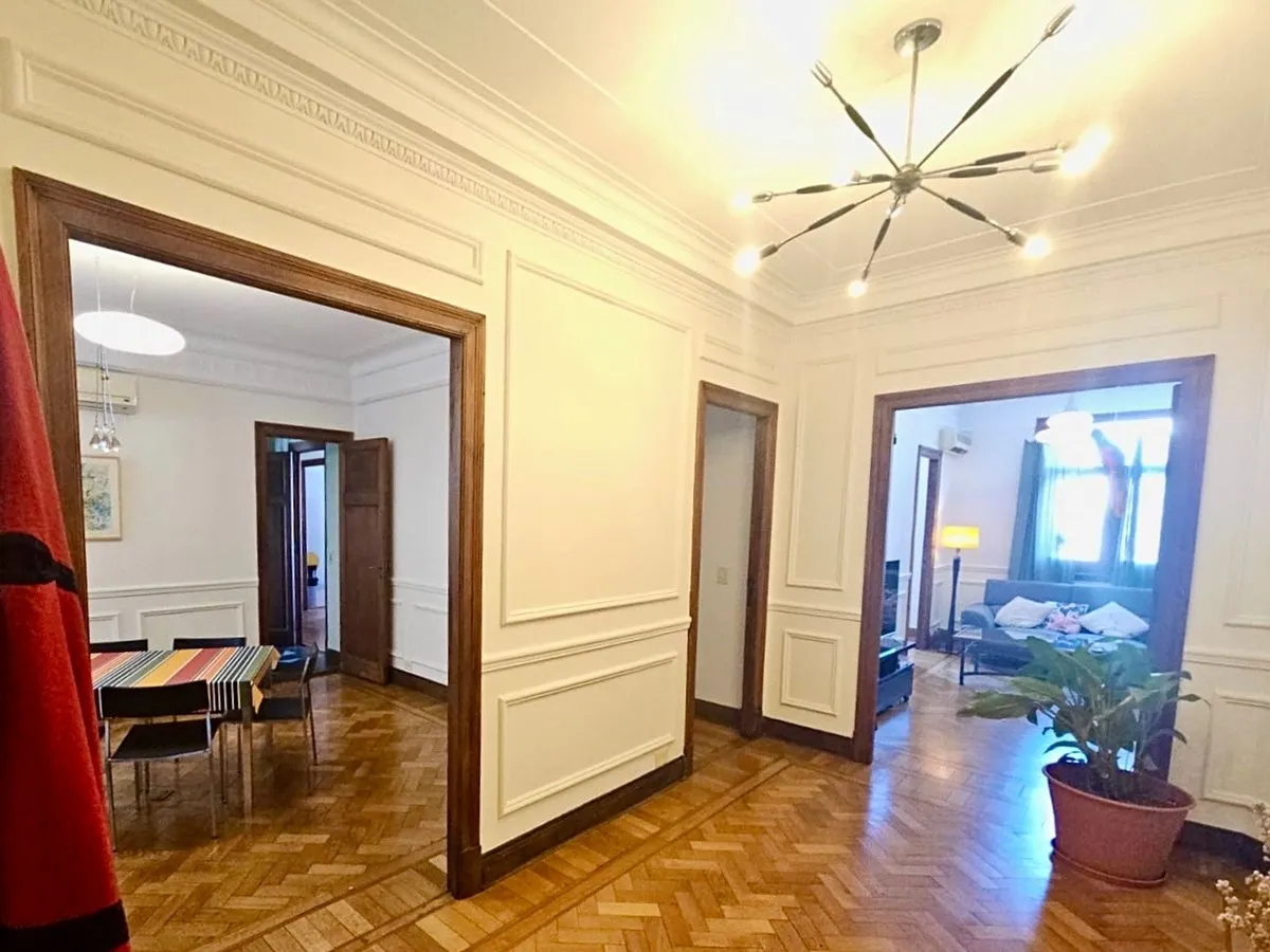 Apartamento de quatro ambientes mobiliado em San Telmo