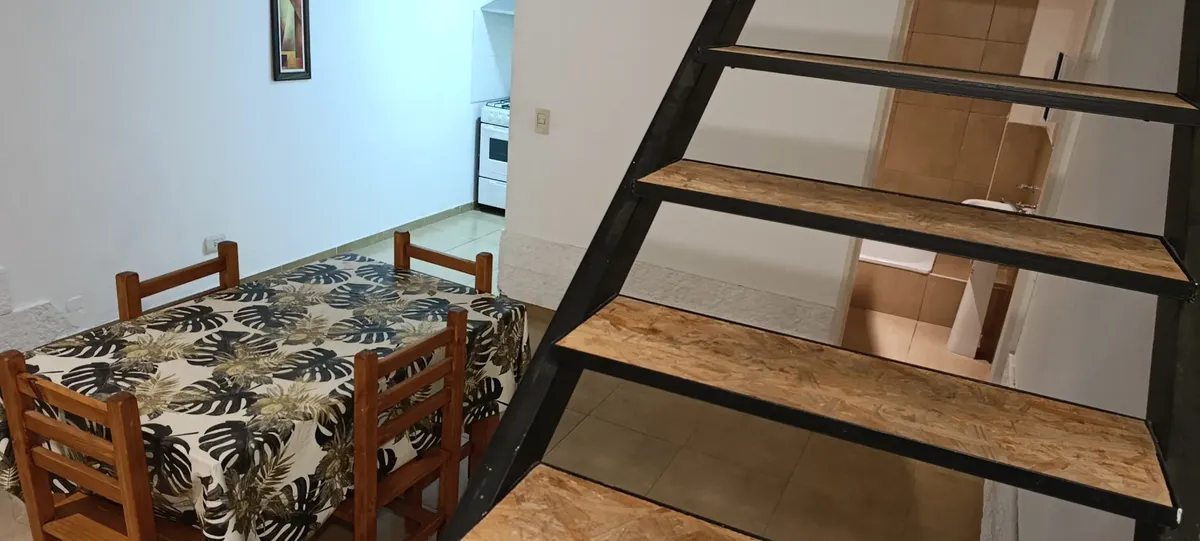 Excelente Propiedad Ubicada A Cuatro Cuadras Del Hospital Austral, Cercano A Centros Comerciales Universidad, Medios De Transporte, Luminoso, Barrio Tranquilo, Seis Uf, Bajas Expensas,pilar