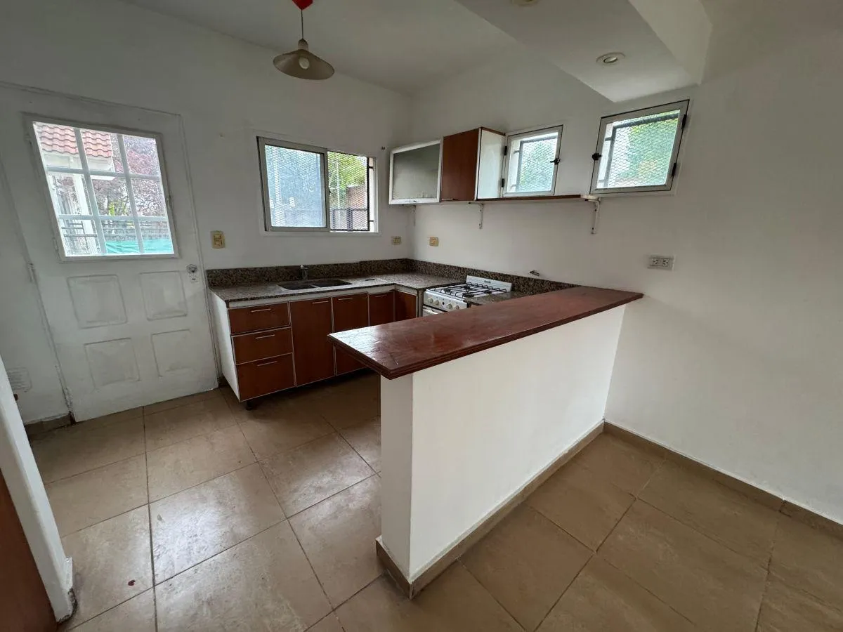 Duplex (hurlingham Centro) A Mts De Av Vergara