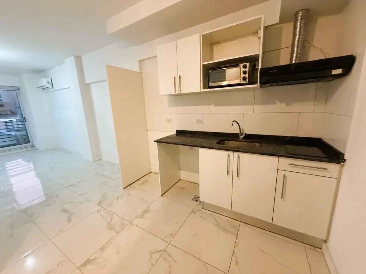 42 m², balcony to the back