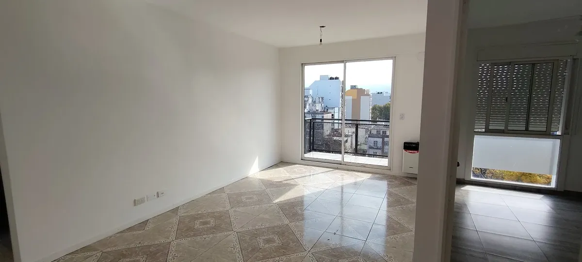 Dos Ambientes Amplio Con Balcon, Vista Abierta Y Superluminoso. Seguridad 24 Hs. A Una Cuadra Nazca Y Tres Cuadras Metrobus J.b.justo