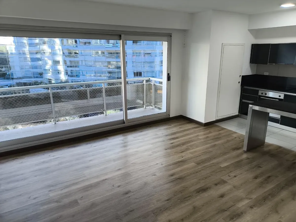 Квартира с двумя комнатами в Puerto Madero с парковкой
