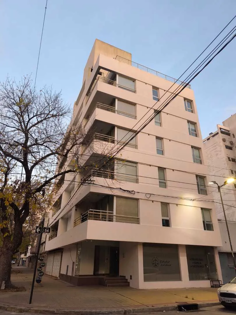 Alquiler Depto 1 Dorm C/cochera - 54 Esq. 18 - La Plata