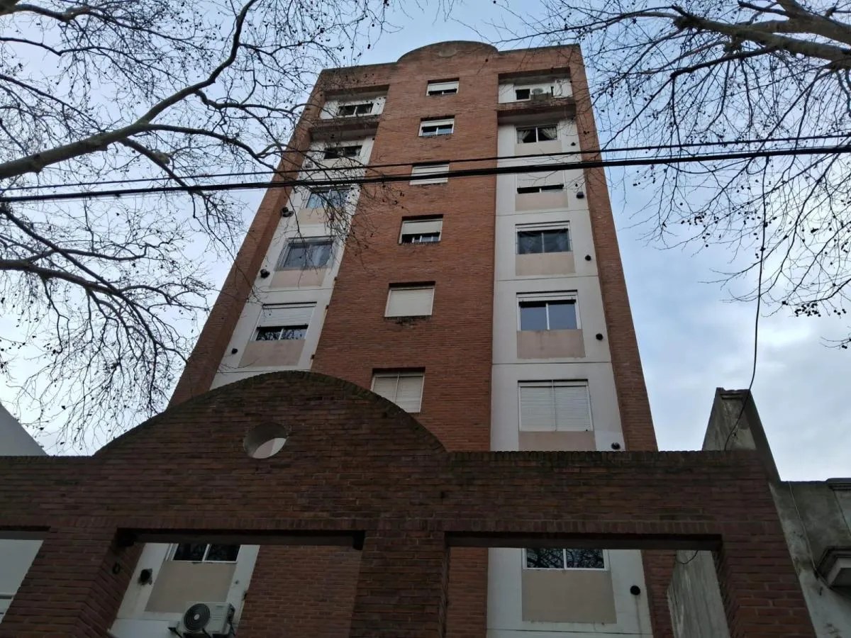 Cantisano Propiedades Alquila Excelente Departamento Céntrico En La Plata!