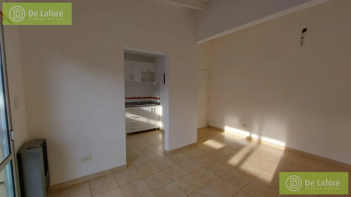 Alquila-dpto. 2 Amb. Muy Luminoso En Planta Alta Sin Expensas Excelente Ubicación En Beccar