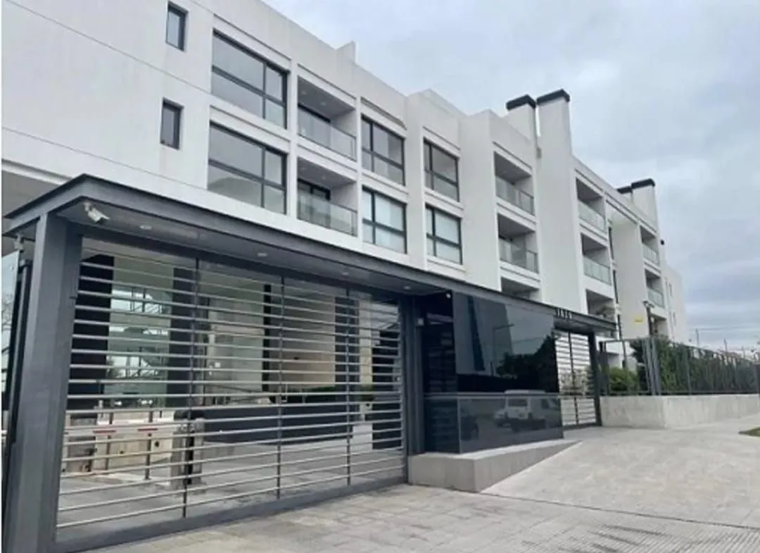 2 ambientes con cochera y balcón