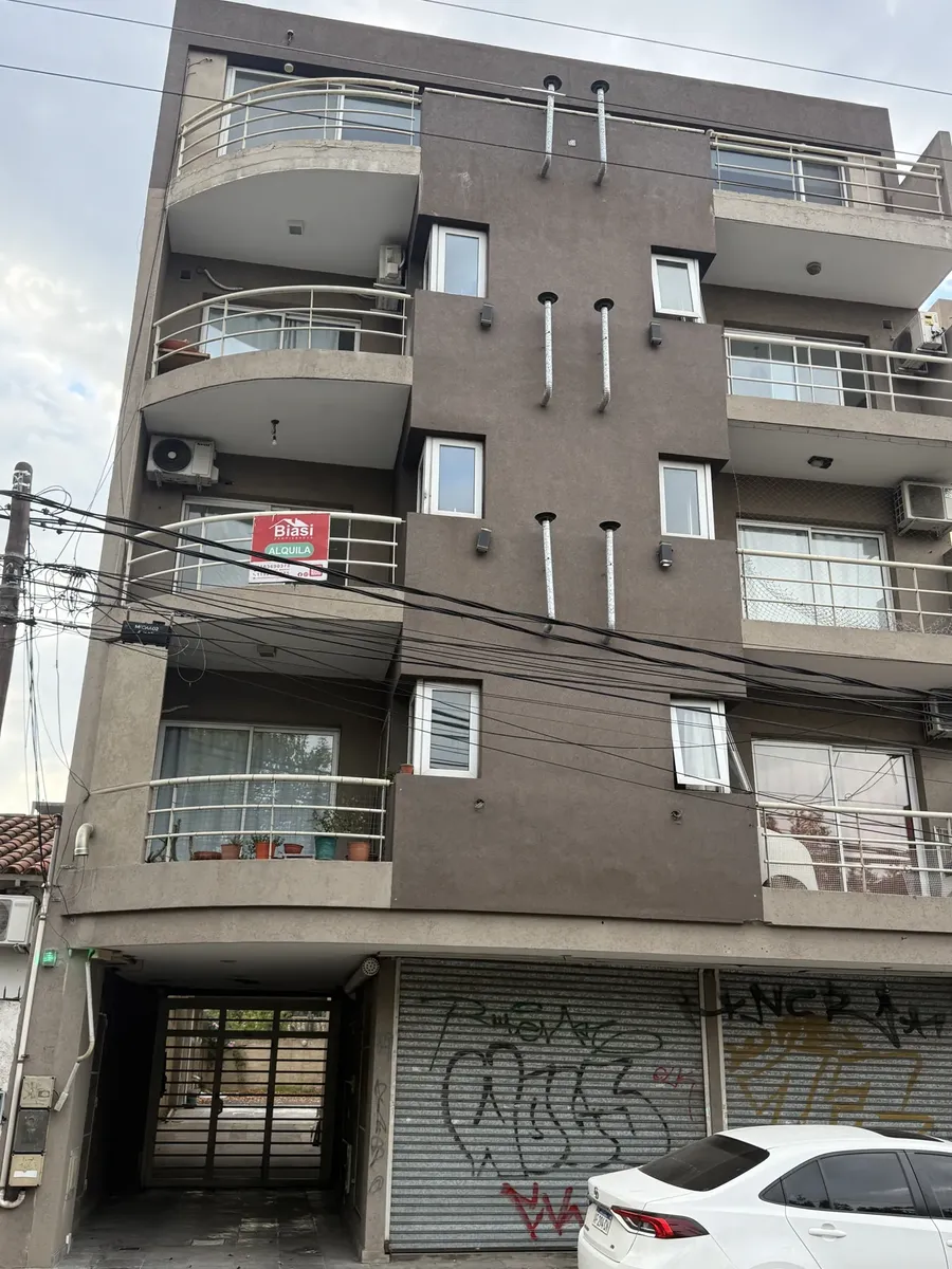 Alquiler De 2 Ambientes Frente Al Hospital De Moreno Sobre Libertador