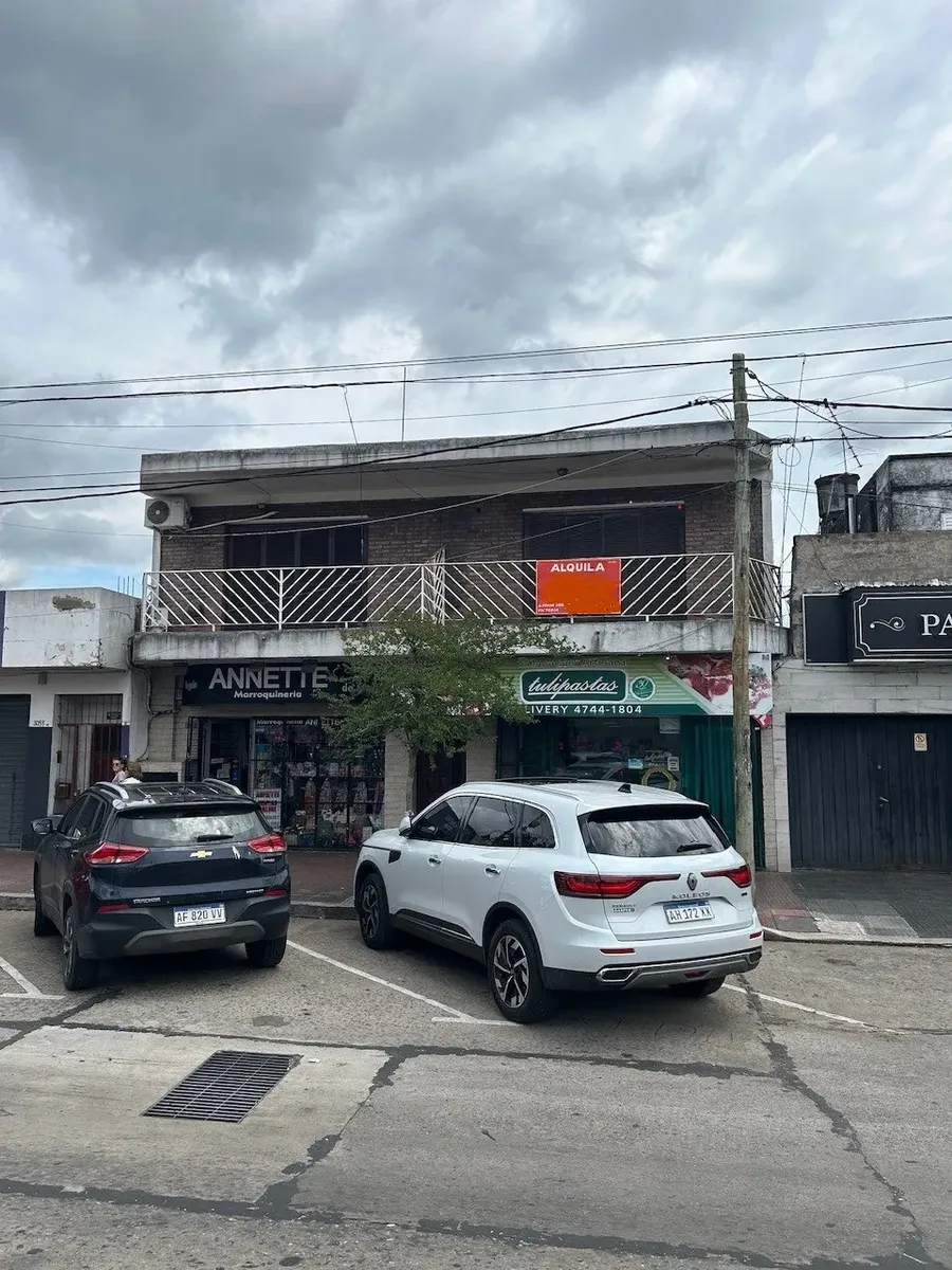 P. H. 2 Amb. Planta Alta Frente. Av Avellaneda N° 3085, Virreyes