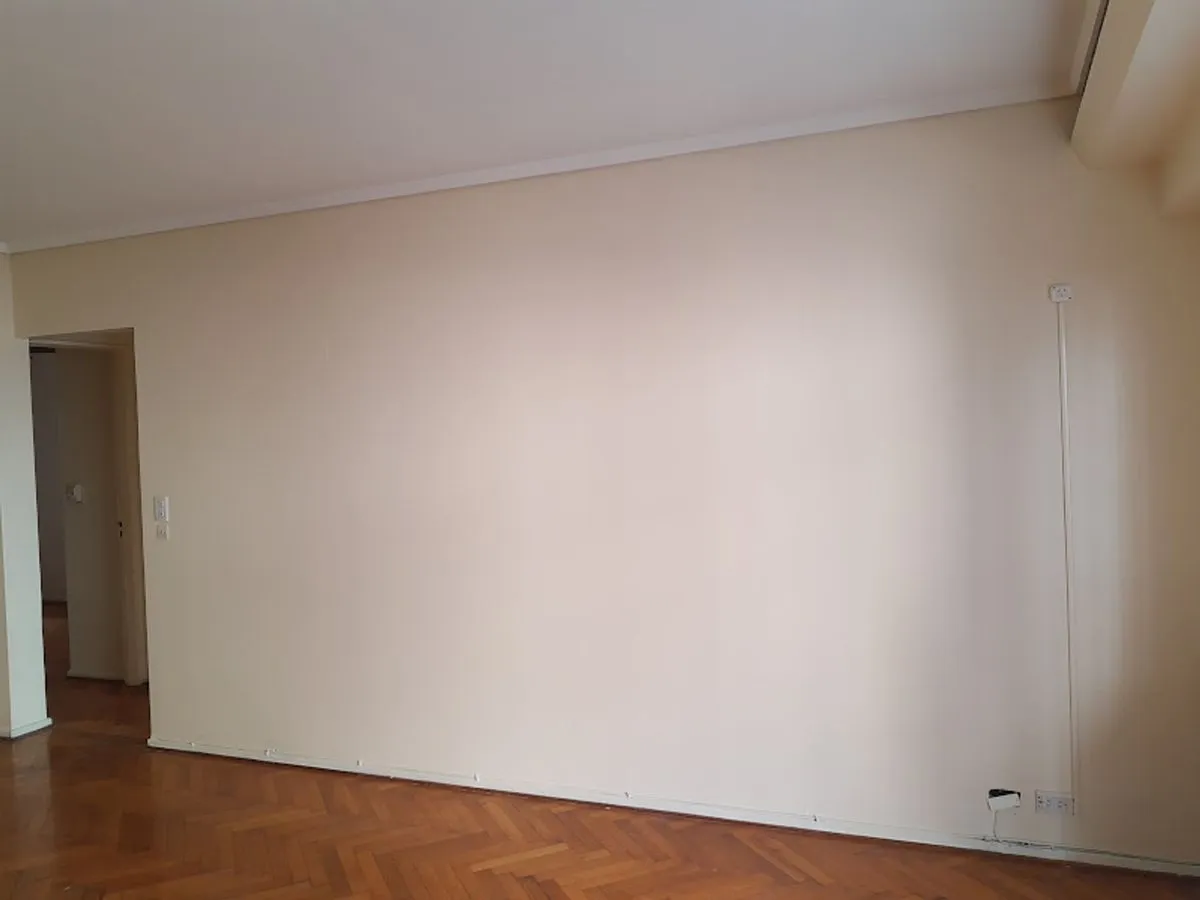 Recoleta 4-room apartment with balcony
