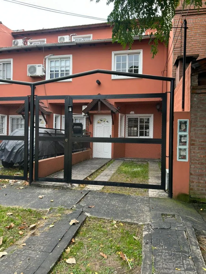 Alquilo En Ciudad Jardin Duplex 4 Ambientes 2 Baños Cochera Y Patio F: 11091