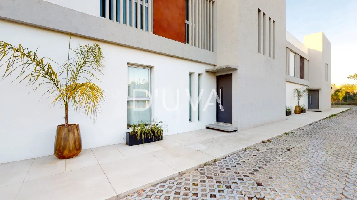 Dúplex con patio y parrilla