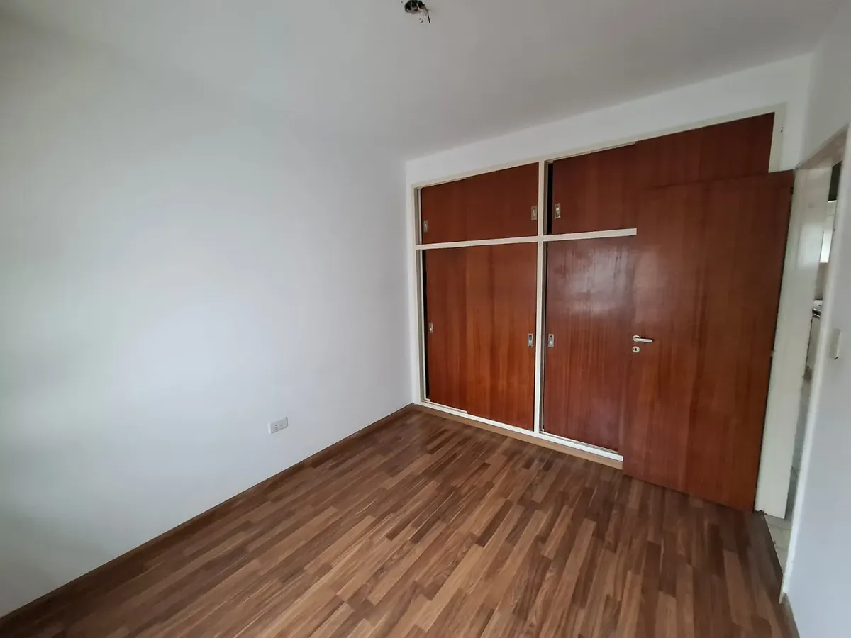 63 E/ 11 Y 12: Alquilamos Departamento De 1 Dormitorio!