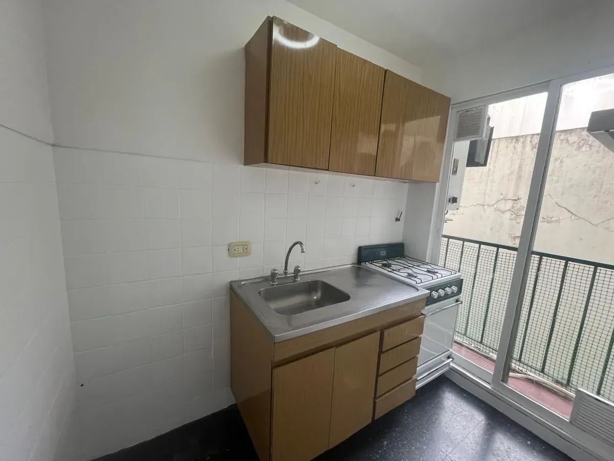 5th floor NW-facing 2 rooms