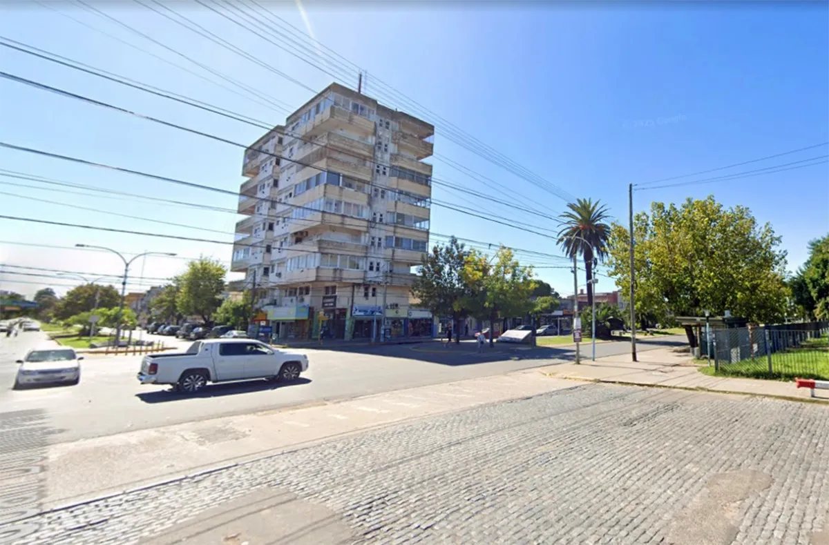 3 Ambientes Con Cochera En Pleno Centro Torre Sol