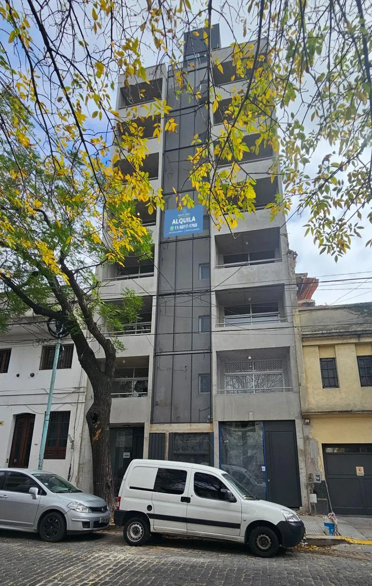 Monoambiente 4to piso, balcon aterrazado
