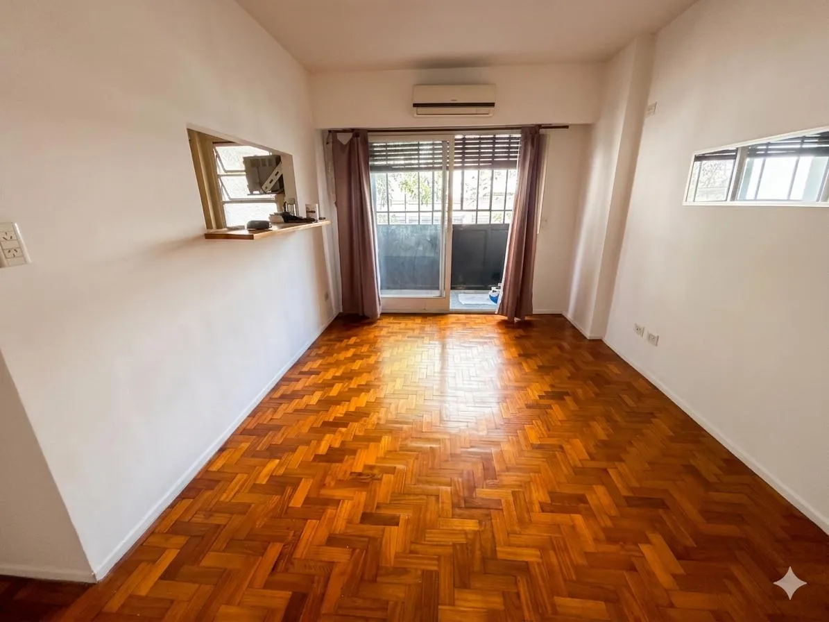 Departamento 2 Ambientes Con Balcón, En Alquiler En Almagro