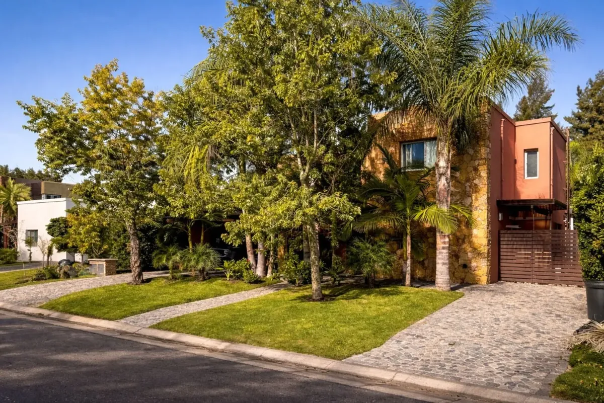 Alquiler Casa 5 Amb. Con Pileta Y Jardín | Barrio San Marco