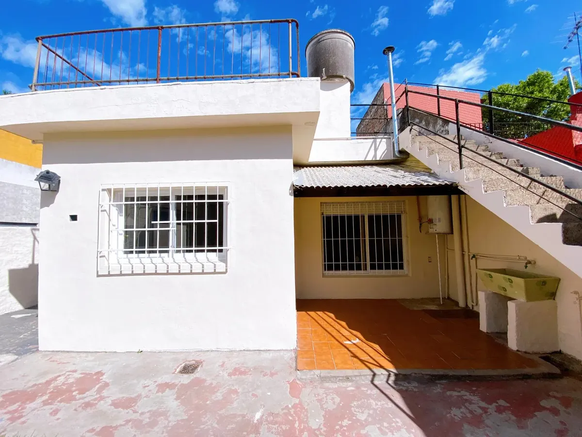 Casa En Alquiler En Villa Adelina