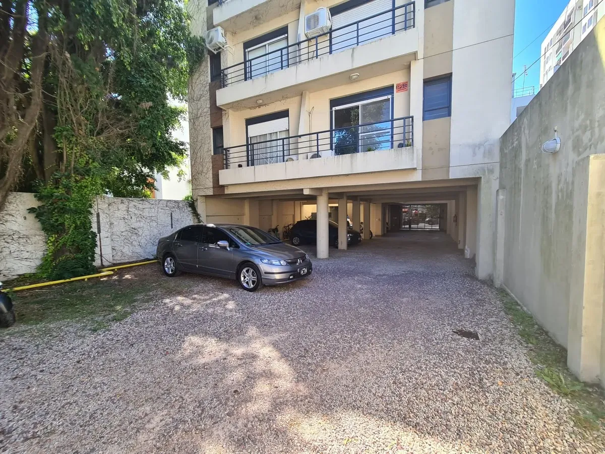 First-floor balcony apartment