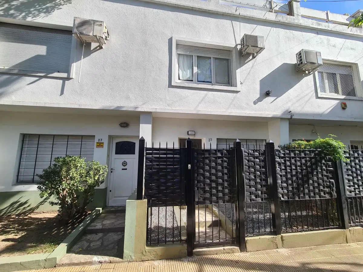 Duplex Impecable Con 3 Dormis A Metros De Av. Santa Fe..!