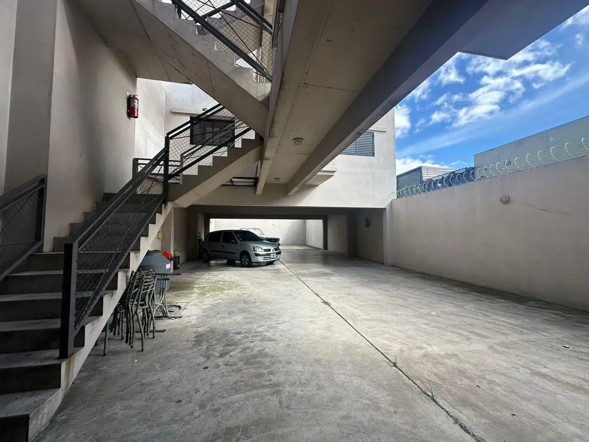 1st floor with terrace and parking