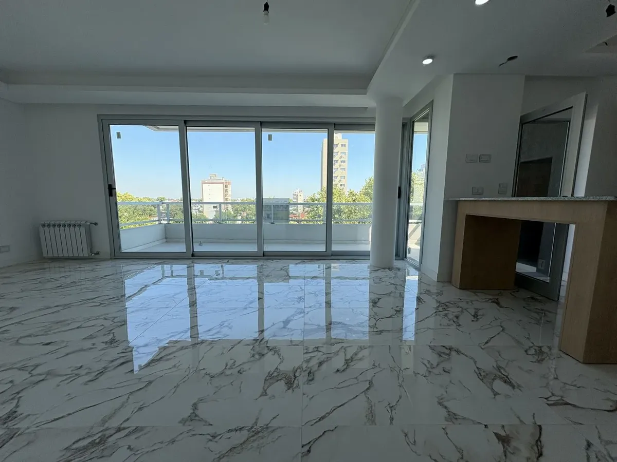 Piso Exclusivo A Estrenar De 4 Amb C/ 2 Baños, 1 Toilette Y Balcón Corrido Con Parrilla