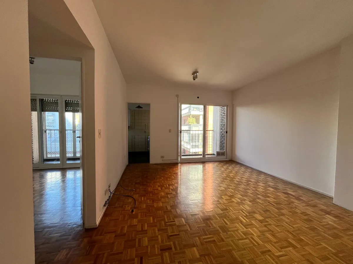Se Alquila Excelente 2 Ambientes Muy Luminoso $700.000