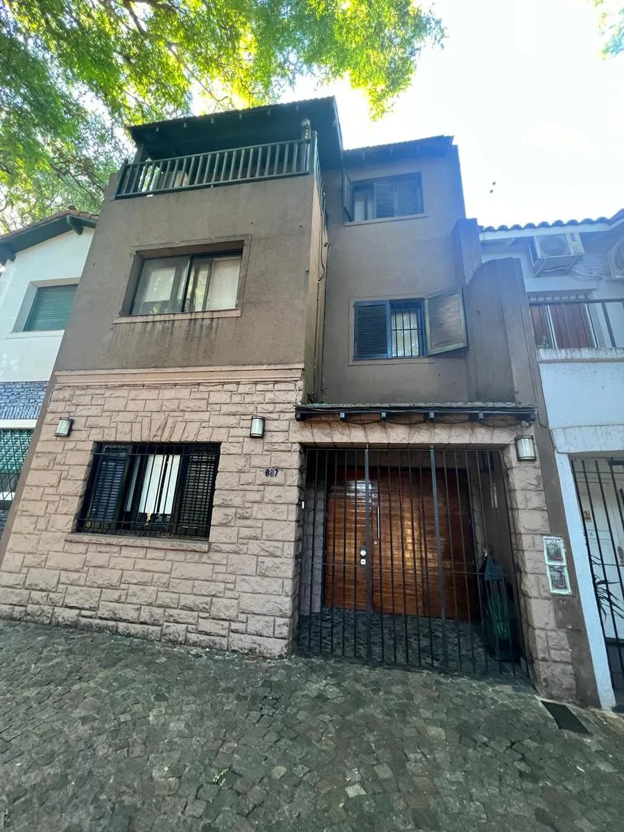 Casa En Olivos-vias/rio