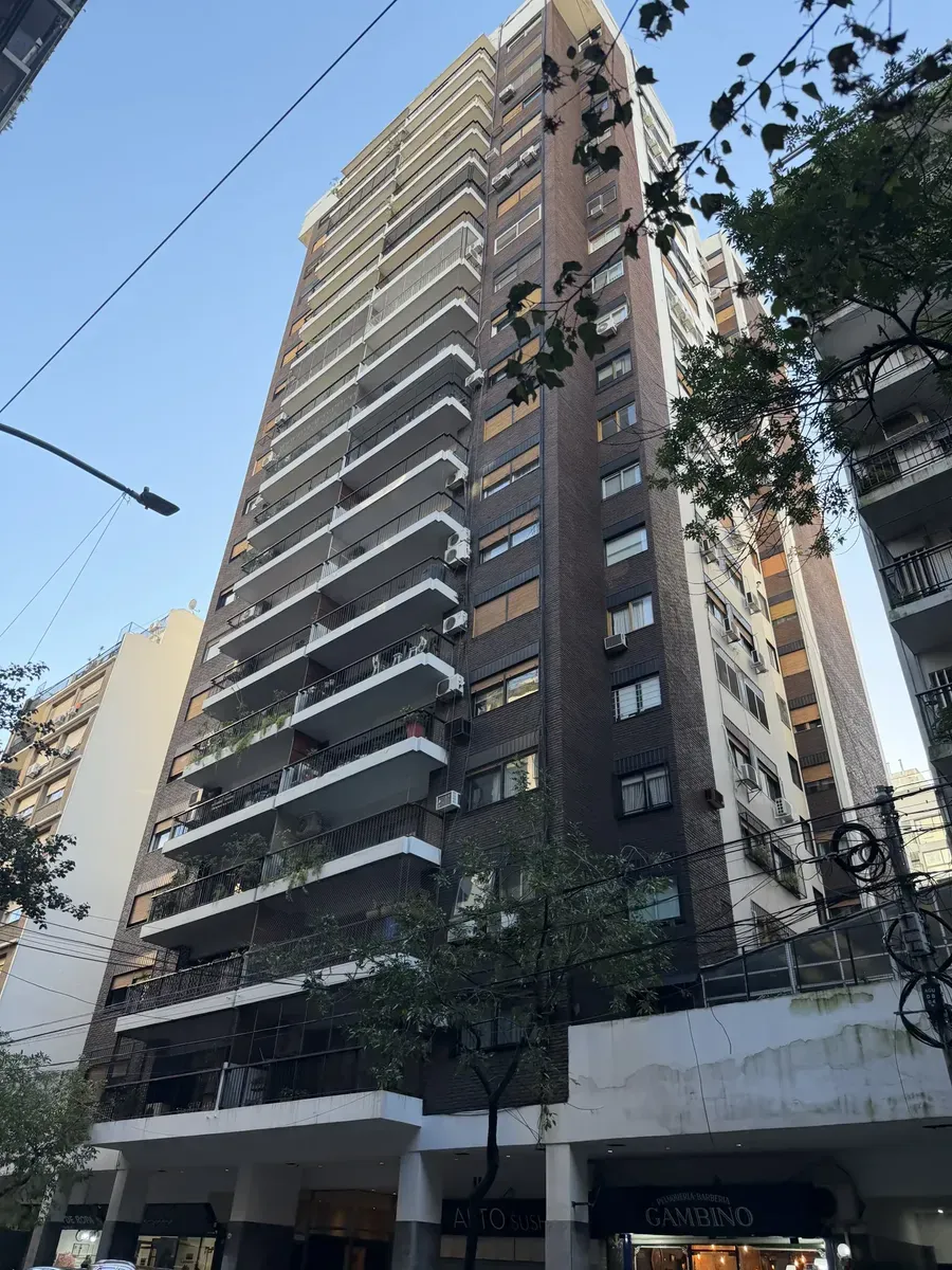 2 Ambientes Amplio | Luz Plena | Silencio Real | Seguridad 24 Hs Gallo 1650 Alto Palermo Ref. Expensas Mayo 2026 ($240.000.-) Superficie Total: 50 M2
