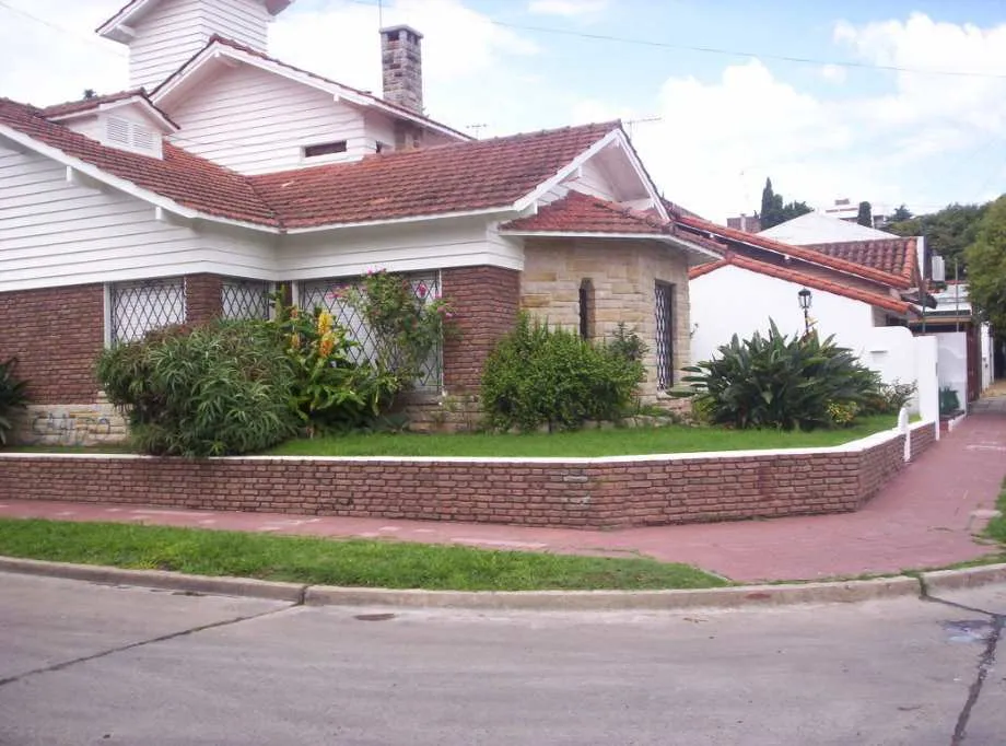 Casa En Alquiler En Quilmes Residencial