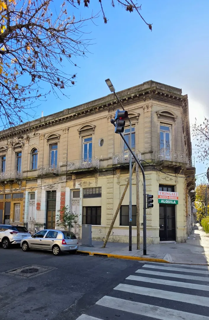 Departamento De 2 1/2 Amb.al Frente Con Balcon