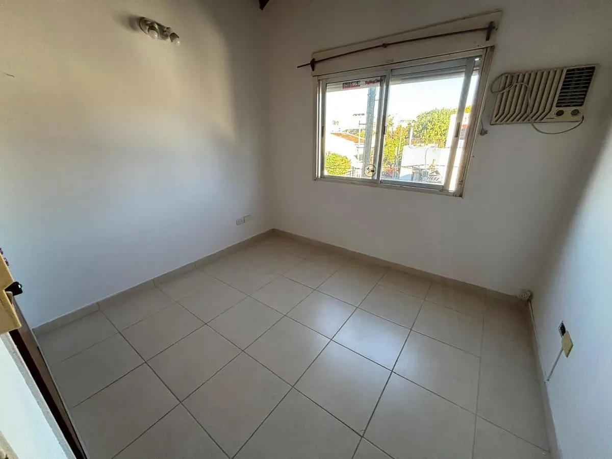 Duplex 2 quartos com pátio