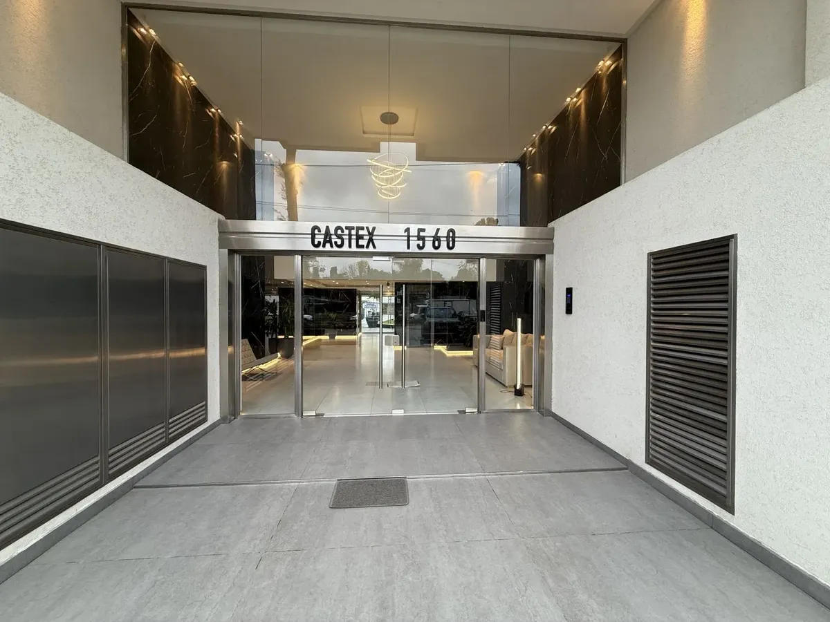 Alquiler De Departamento En Canning Center, Canning
