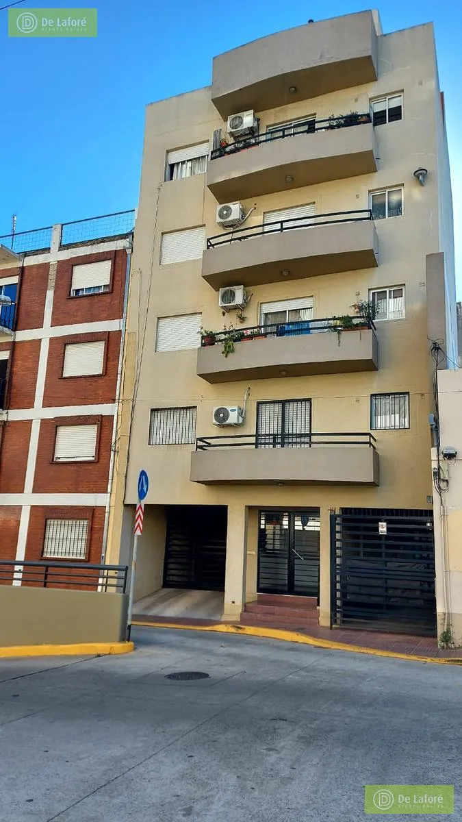 Alquila- Departamento De 2 Ambientes Conexión A Transporte, Comercios Y Servicios