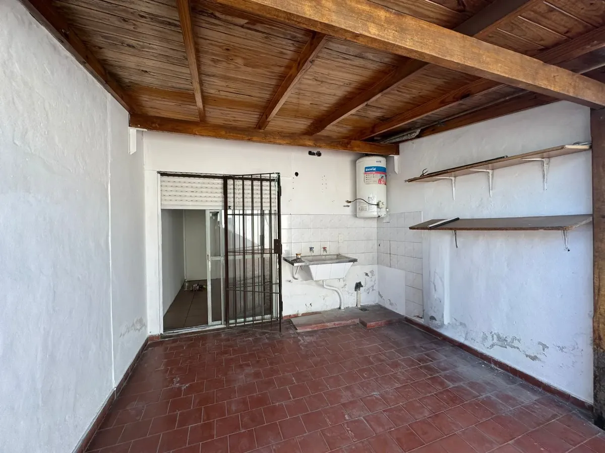 2-room unit with parking and patio
