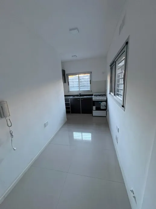 3 ambientes con patio y 2 cocheras