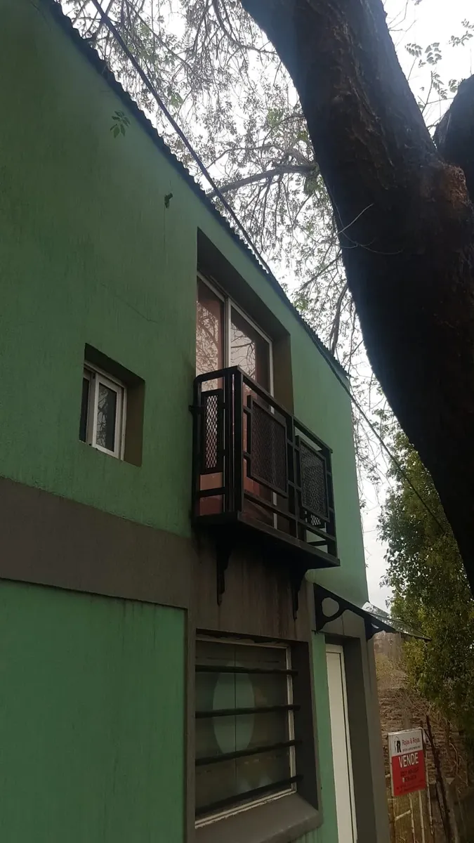 Duplex com 2 quartos e terraço