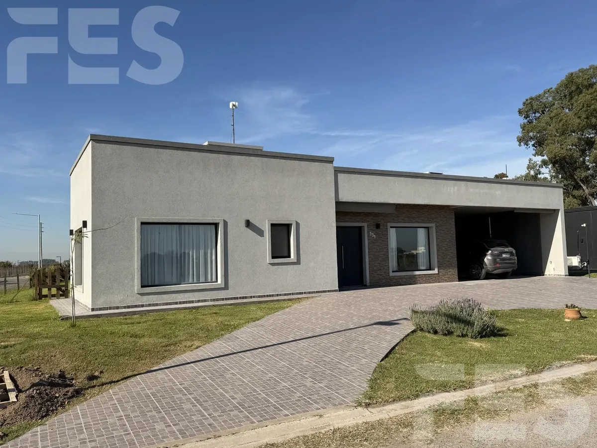 Casa A La Venta 4 Amb.en Horizontes Al Sur.