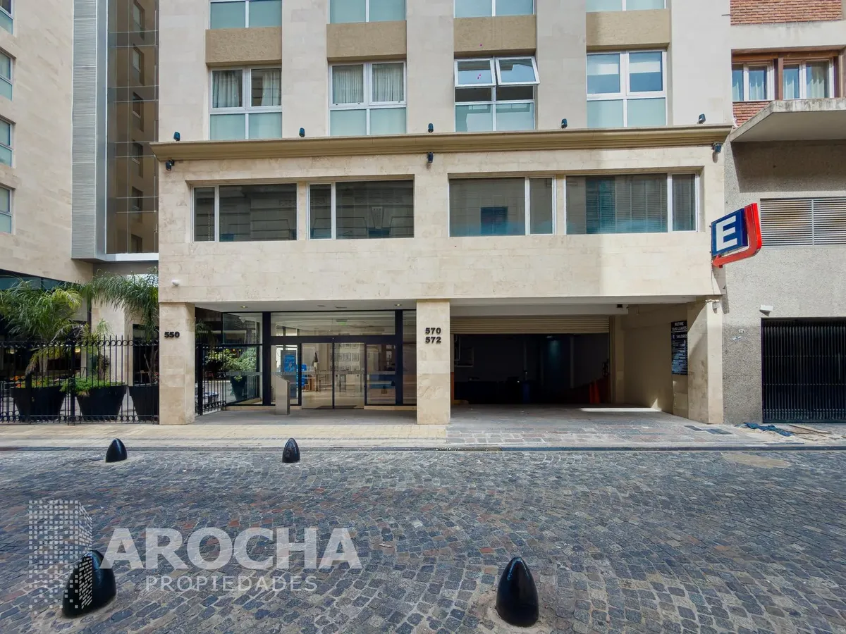 Furnished studio with parking