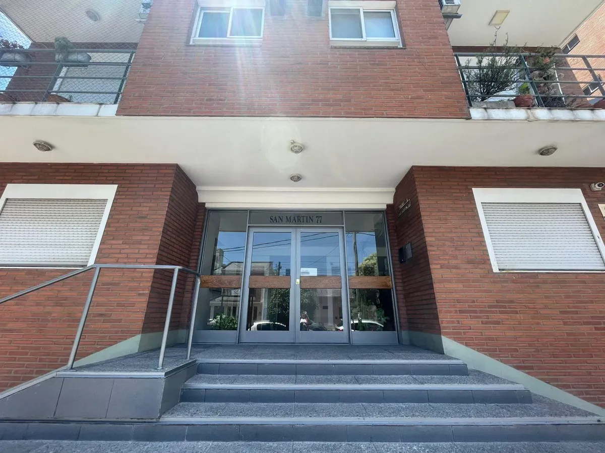 Departamento En Alquiler En San Martin 77