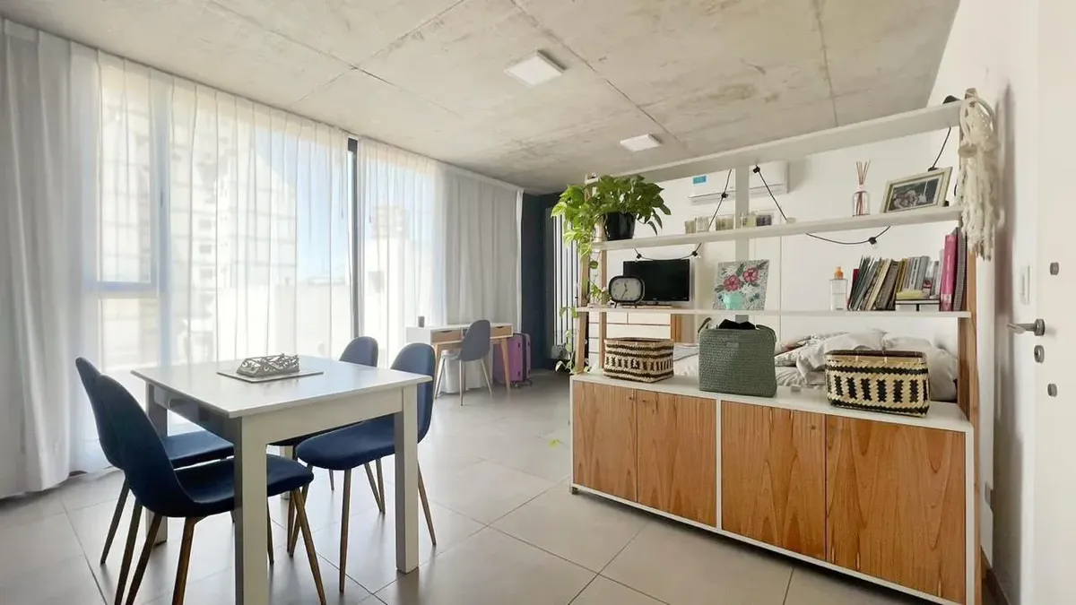 Monoambiente Muy Luminoso, Bajas Expensas, Apto Profesional- Sum, Parilla Y Laundry