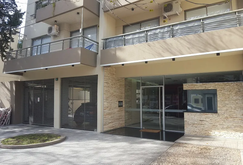 Monoambiente En Villa Del Parque Con Balcón, Conexión Lavarropas Y Amenities