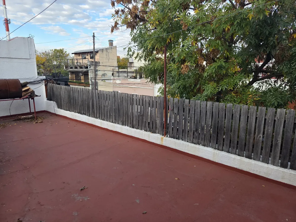 Se Alquila Ph. 4 Ambientes Con Terraza En El Barrio De Parque Avellaneda, Capital Federal, Sin Expensas