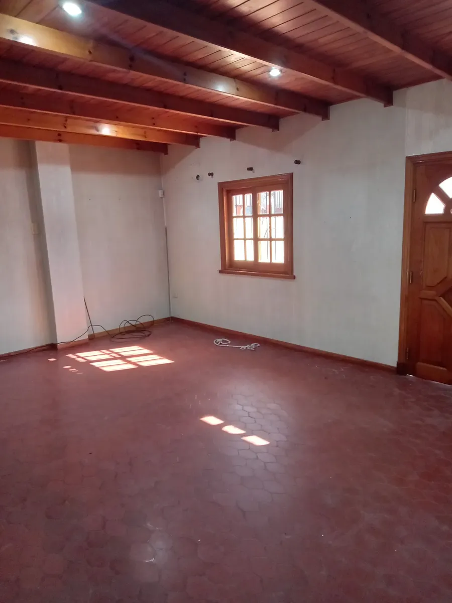 Excelente Ph En Alquiler. Muy Buena Ubicación Dos Dormitorios, Amplio Patio, Cuarto De Guardado