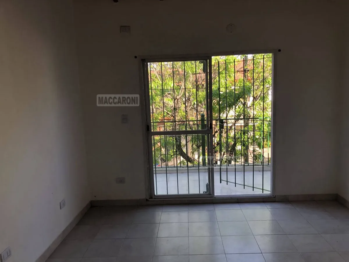 1º andar de frente, varanda